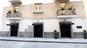 Front of property - Casa D Hotel Napoli (Naples)