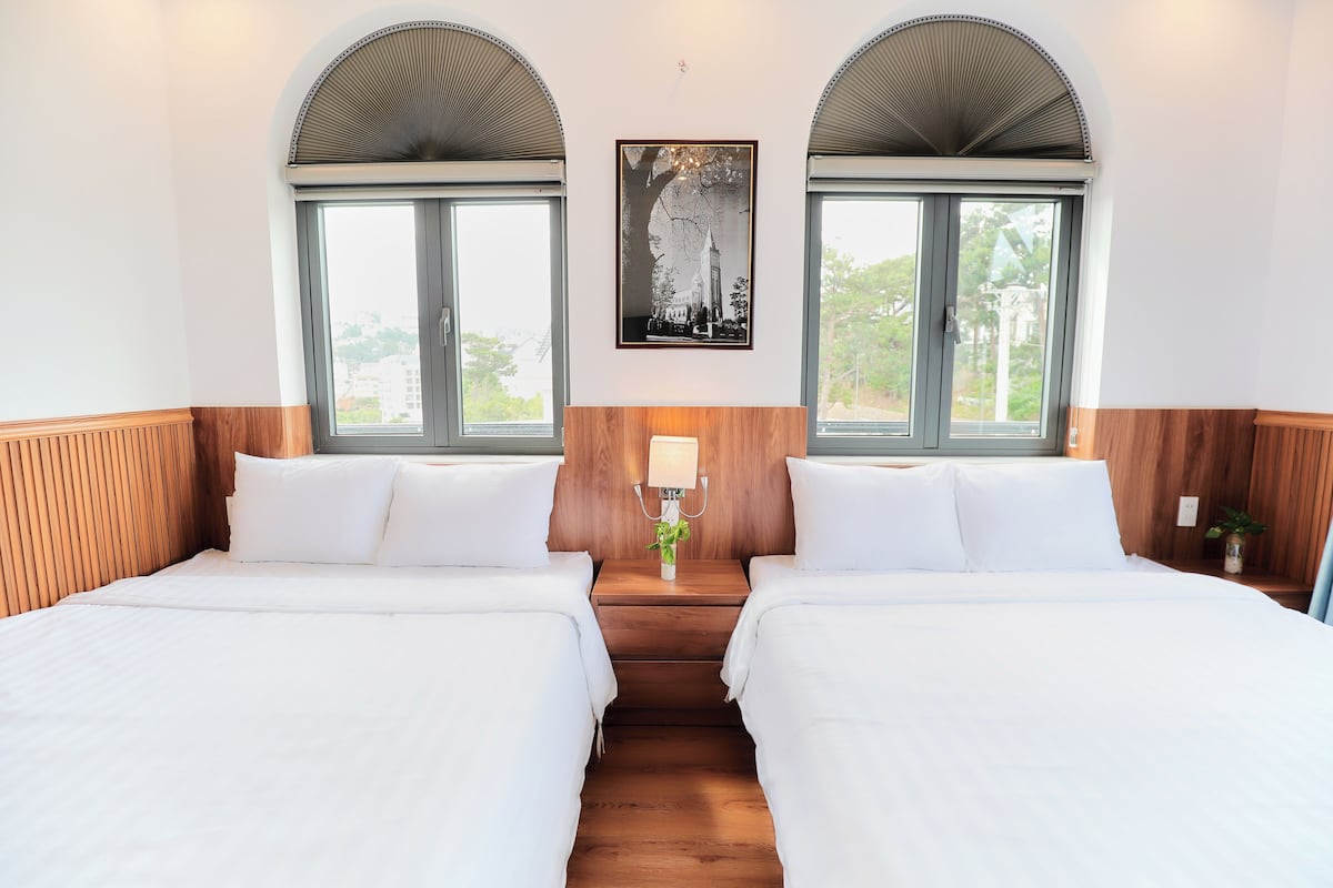 Egyptian cotton sheets, premium bedding, down duvets, minibar