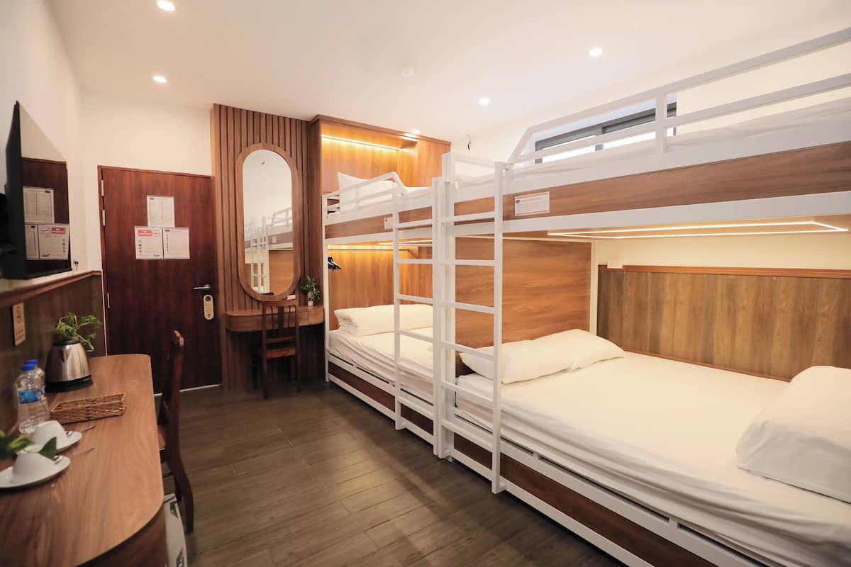 Egyptian cotton sheets, premium bedding, down duvets, minibar