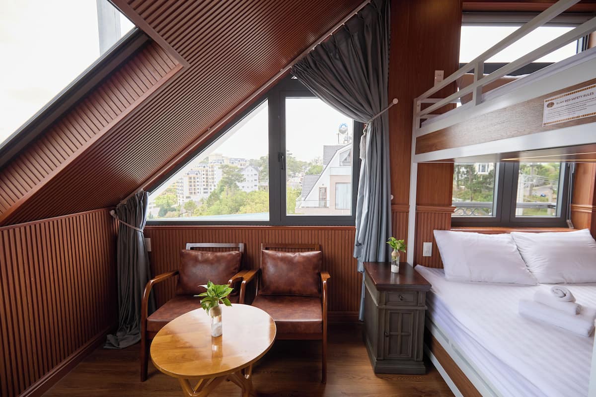Egyptian cotton sheets, premium bedding, down duvets, minibar