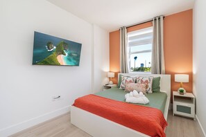 2 室のベッドルーム、デスク、アイロン / アイロン台、WiFi (無料)