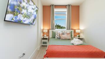 2 habitaciones, escritorio, tabla de planchar con plancha y wifi gratis
