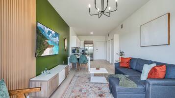 Smart TV, books