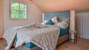 Comfort-Apartment, Balkon, Bergblick | 1 Schlafzimmer, schallisolierte Zimmer, kostenloses WLAN