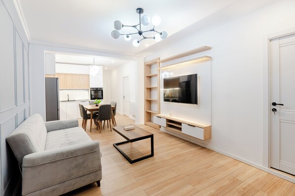 Superior Apartment, 3 Bedrooms | Living area