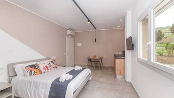 Chambre Double Confort, cuisine, vue colline