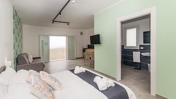 Design-Studio, Balkon, Talblick | Zimmersafe, Schreibtisch, laptopgeeigneter Arbeitsplatz