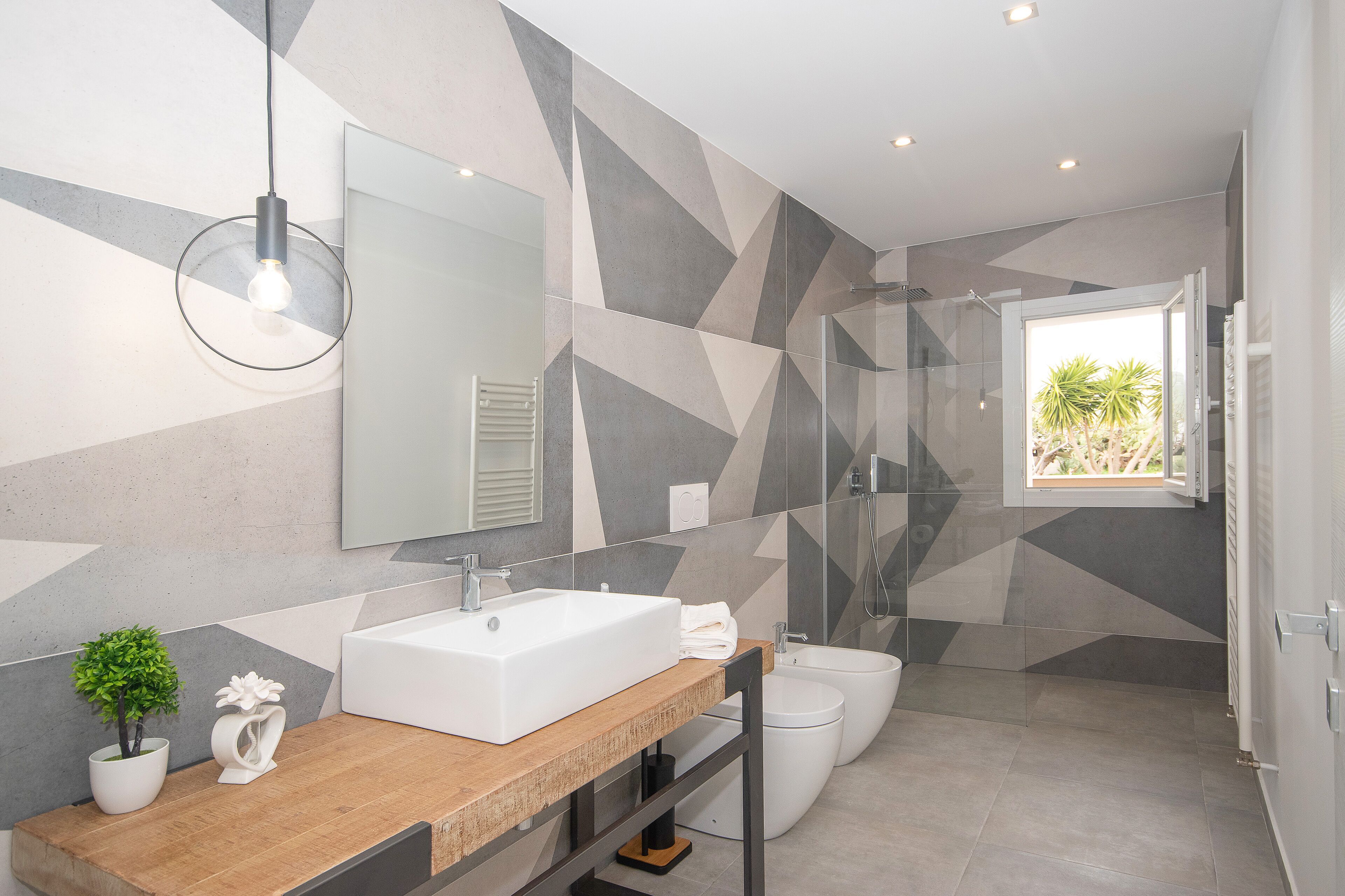 Rumah Deluks, 2 kamar tidur, dapur, pemandangan halaman | Kamar mandi | Shower, pancuran hujan, pengering rambut, dan kloset