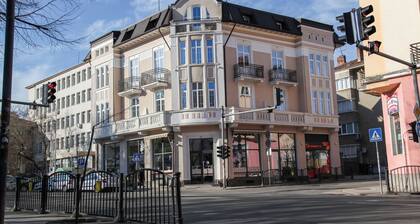 Corner House