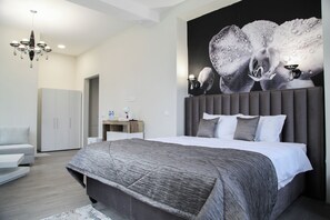 Comfort Studio, Balcony, City View | Hypo-allergenic bedding, down duvets, memory-foam beds, soundproofing