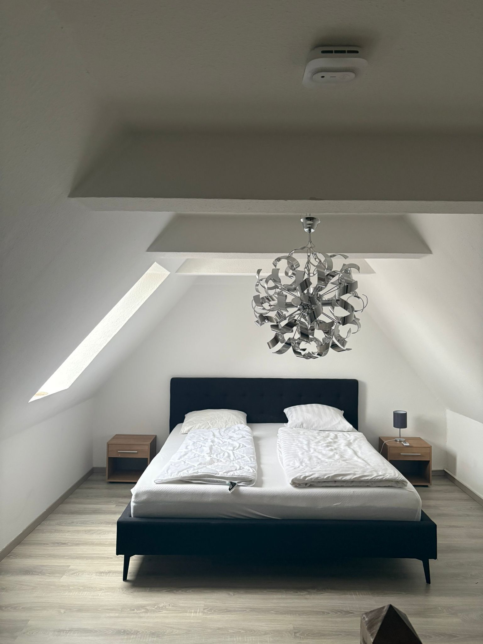 2 室のベッドルーム、WiFi、ベッドシーツ