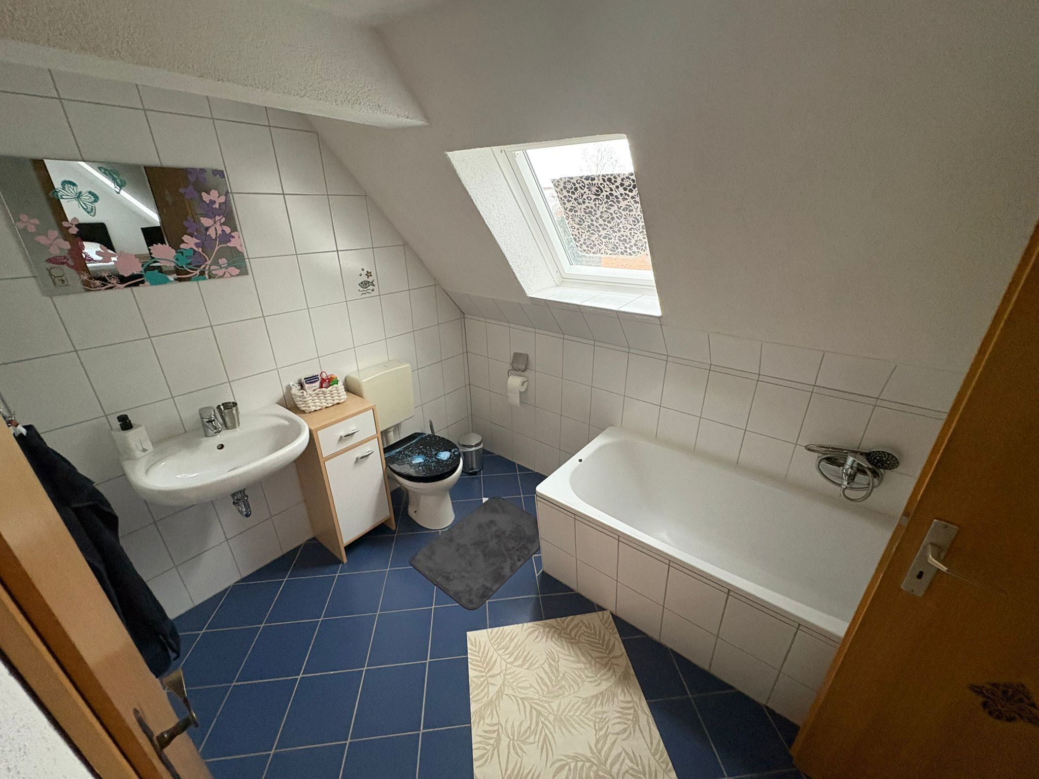 シャワー、ヘアドライヤー、タオル、石鹸