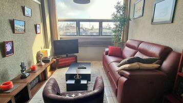 Apartemen, 1 kamar tidur | Ruang keluarga | Buku