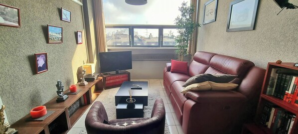 Apartment, 1 Bedroom | Living room