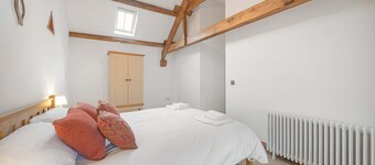 โฮสท์ สเตย์ เดอะ คาร์ท เฮาส์