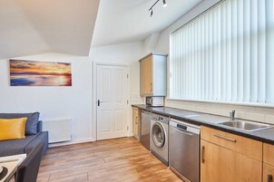 1 habitación y escritorio