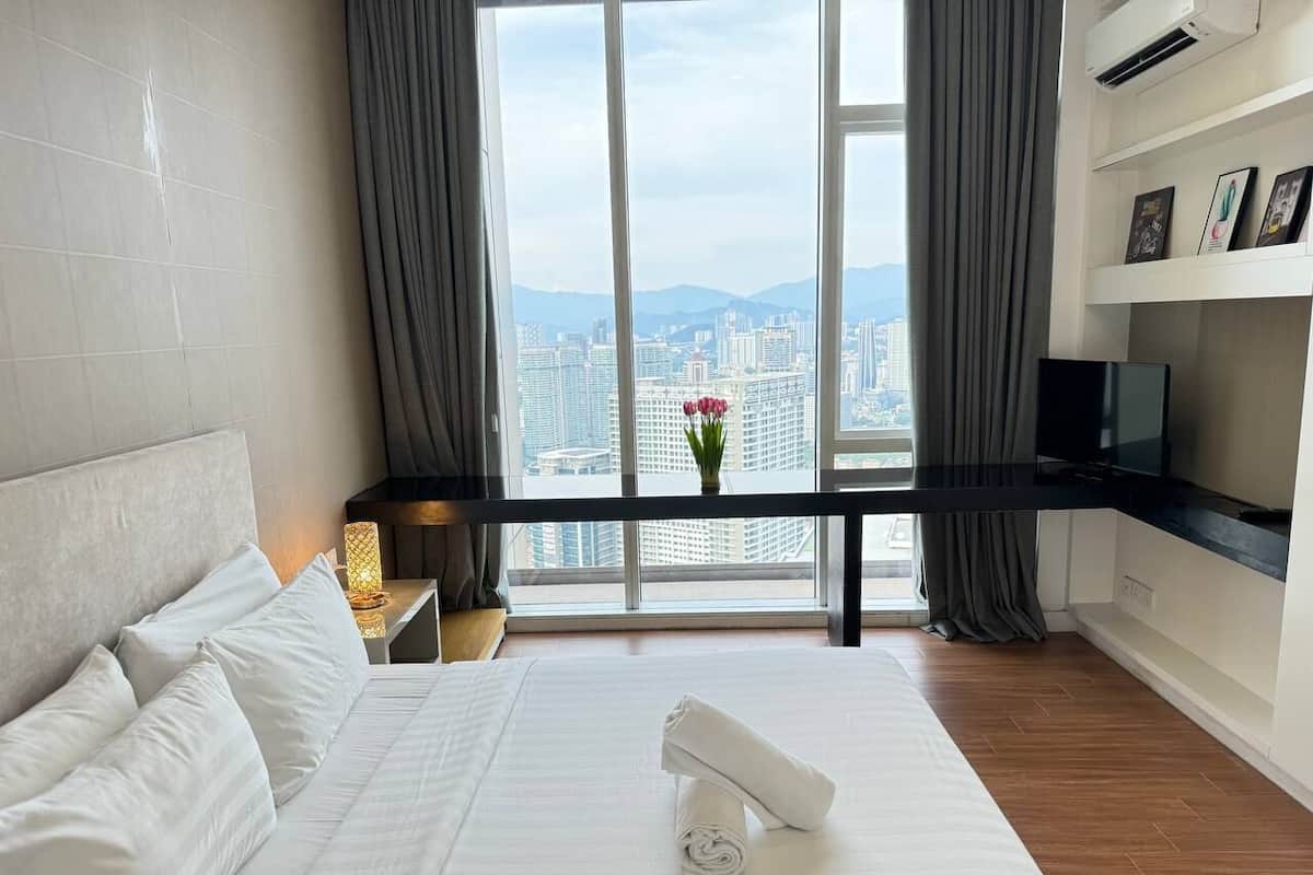 Single Room, City View | Meja, ruang kerja komputer riba, Wi-fi percuma
