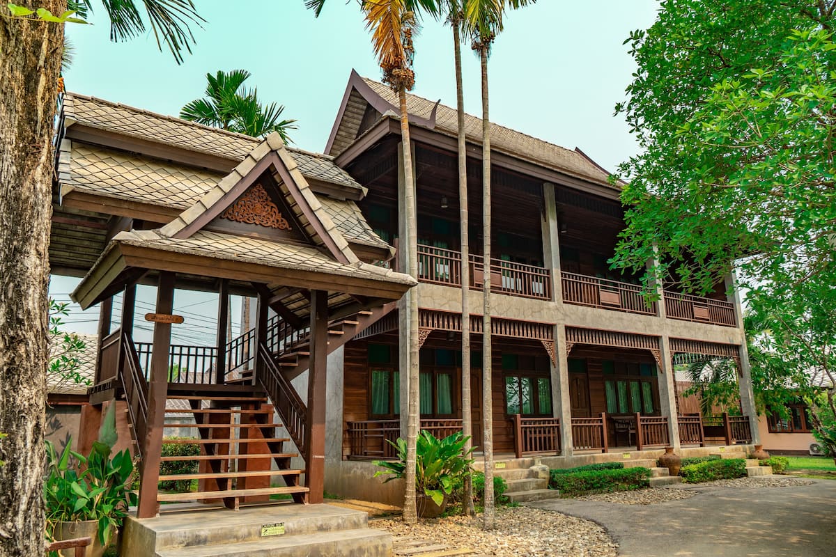 Superior Double or Twin Room, Lanai | 1 bedroom, free WiFi, bed sheets