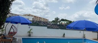 Hill Crest Apartments