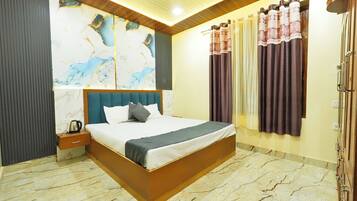 3 bedrooms, WiFi, bed sheets