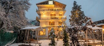 Beholden Stay & Cafe-Mountain View Boutique Stay in Old Manali