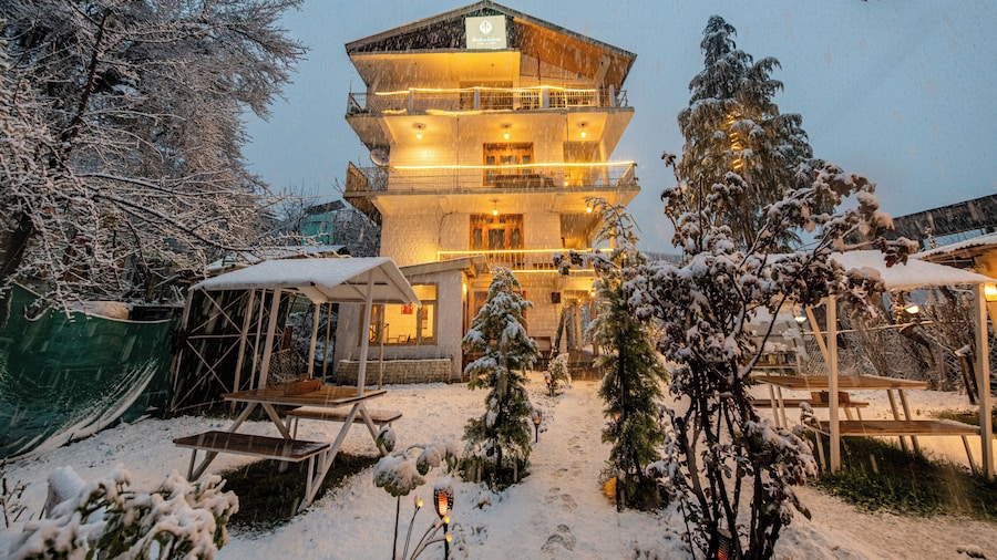 Beholden Stay & Cafe-Mountain View Boutique Stay in Old Manali
