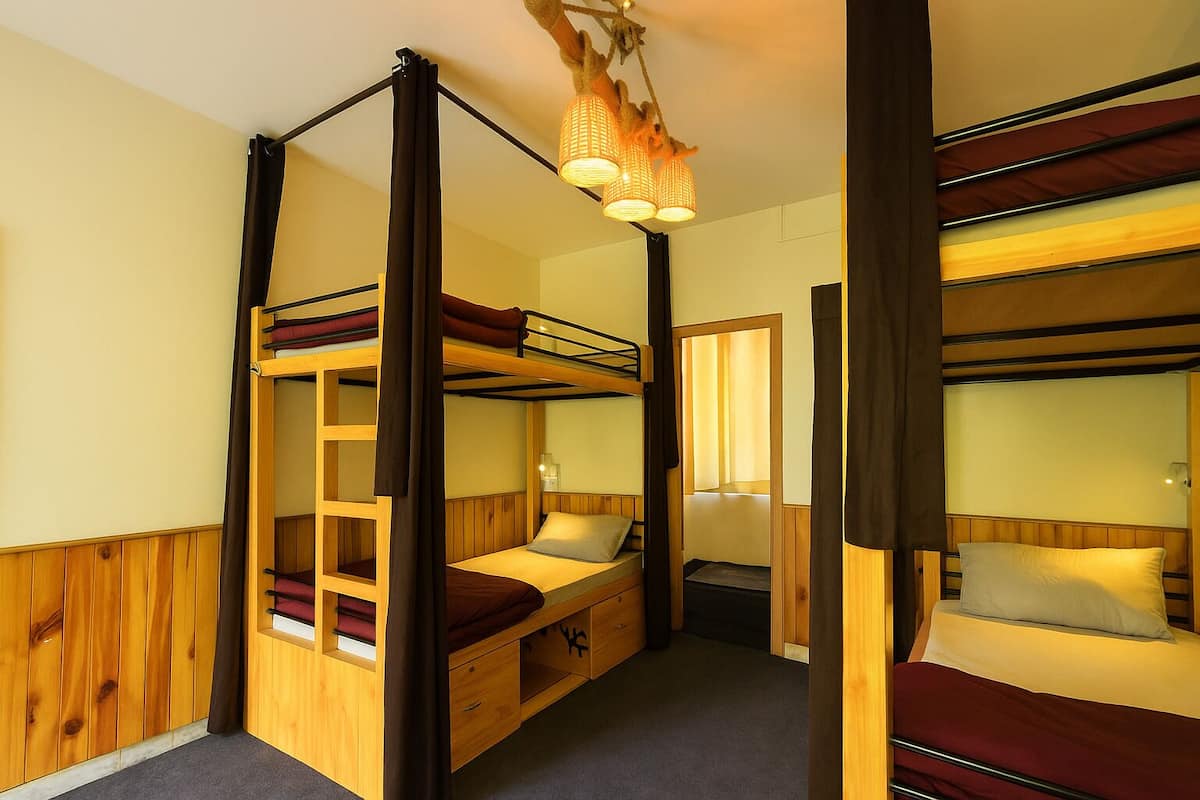 Dormitorio compartido económico | Decoración individual y mobiliario individual