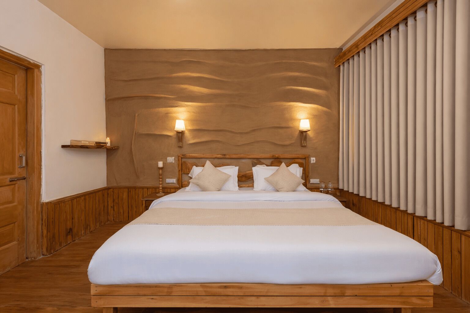 Superior Mountain View Room | Individually decorated, individually furnished, laptop workspace