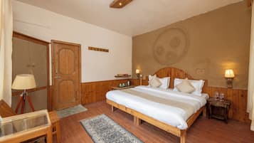 Individually decorated, individually furnished, laptop workspace