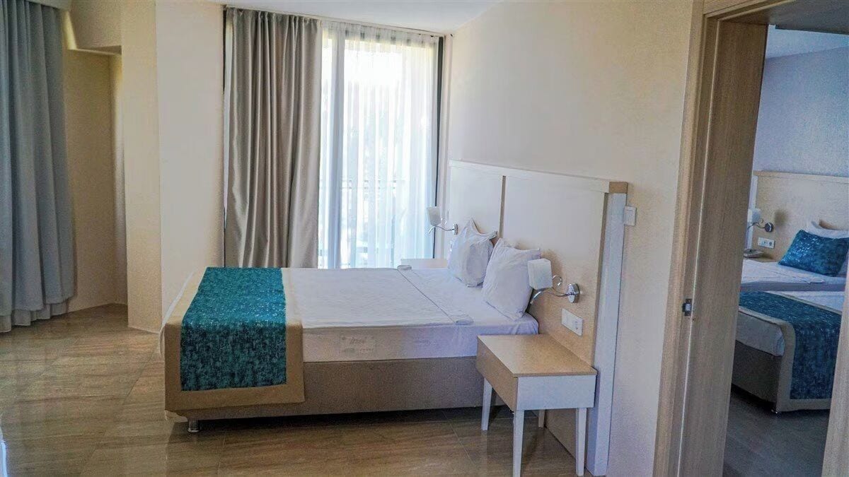 Caja de seguridad en la habitación, wifi gratis y ropa de cama 