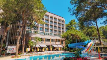 Seasonal outdoor pool, open 9:00 AM to 6:00 PM, pool umbrellas