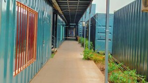 Deluxe Double Room, Garden View | Living area - THE ROYAL CARGO RESORT (Mathura)