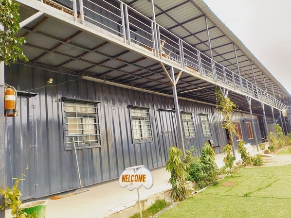 Front of property - THE ROYAL CARGO RESORT (Mathura)