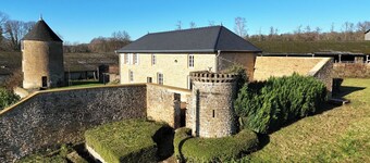 Dépendance du château de Remehan rénovée avec goût