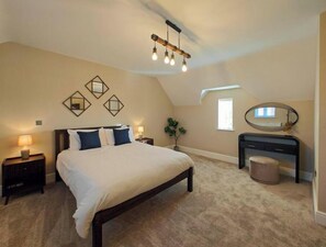 7 Schlafzimmer, Bügeleisen/Bügelbrett, WLAN