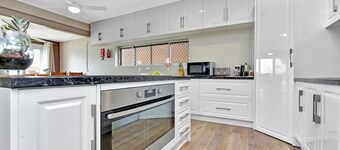 Hunter Valley Group Retreat | Pool | Sleeps 16