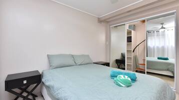 3 bedrooms, desk, iron/ironing board, WiFi