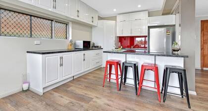 Family Retreat, Pool, Sleeps 8, Hunter Valley
