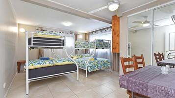 3 bedrooms, iron/ironing board, Internet, bed sheets