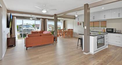 Chillout with Pool in Cessnock