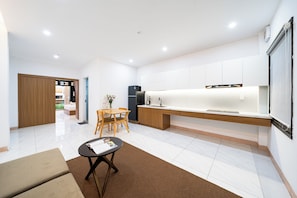 In-room dining - Mint Airport Hotel by Haviland - Self Checkin (Da Nang)