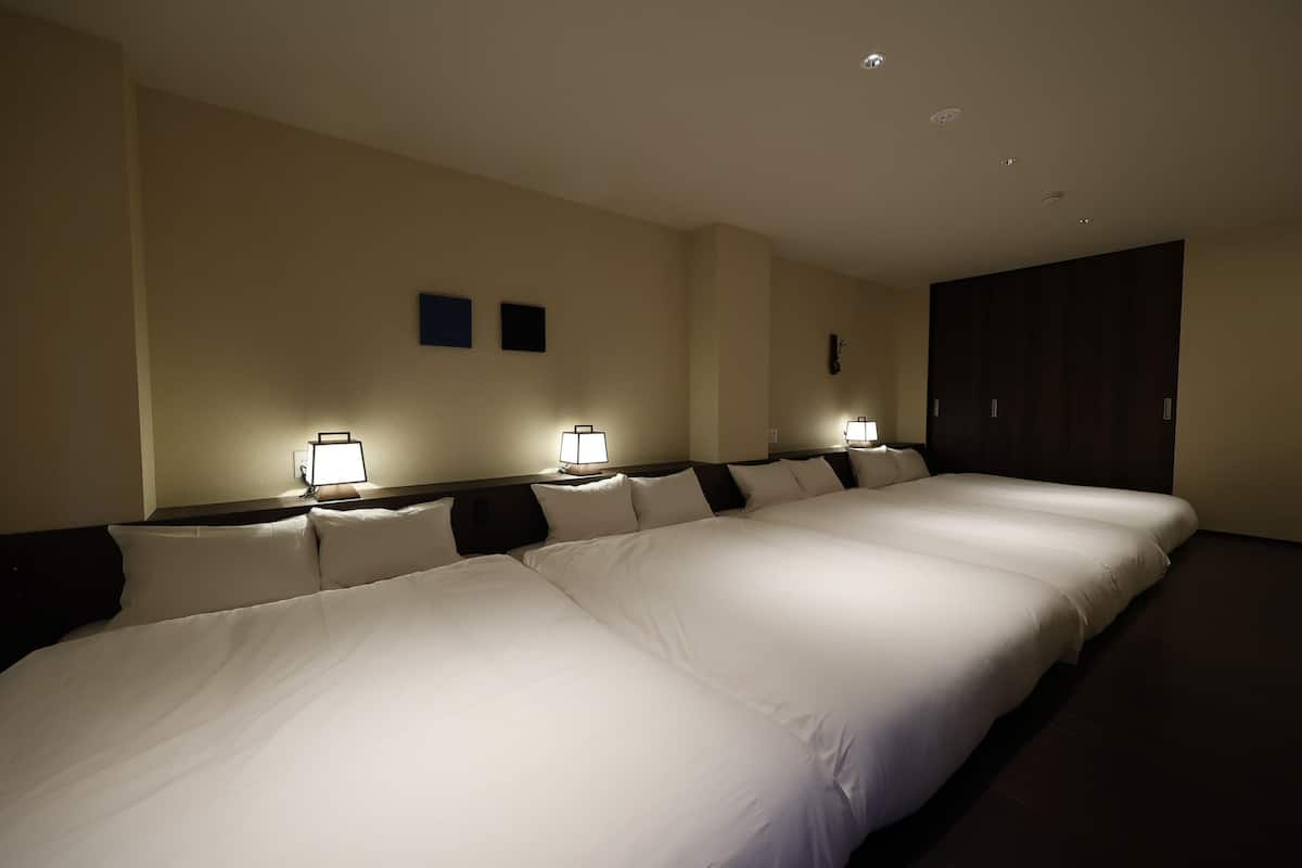 Free WiFi, bed sheets