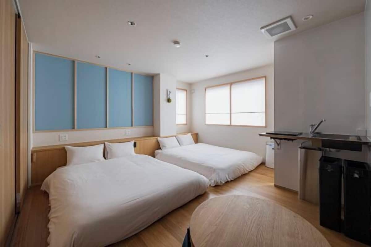 Free WiFi, bed sheets
