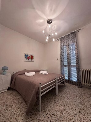 3 bedrooms, free WiFi, bed sheets