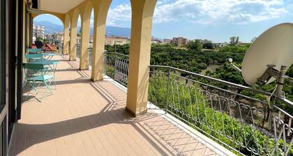 VESUVIUS GARDEN 10 MINUTES FROM POMPEI
