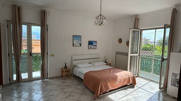 4 chambres, fer et planche Ă  repasser, Wi-Fi, draps fournis
