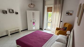 4 chambres, fer et planche à repasser, Wi-Fi, draps fournis