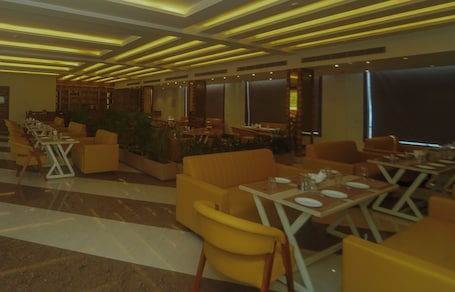 Restaurant. Hotel President Park