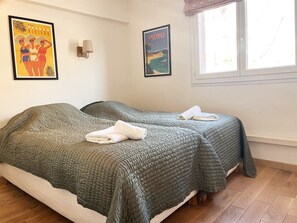2 bedrooms, iron/ironing board, WiFi, bed sheets