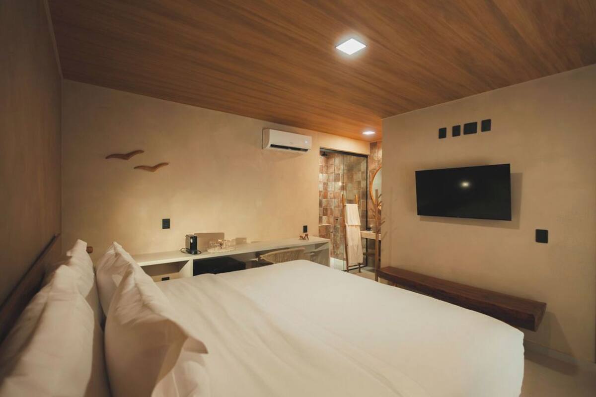 Kamar Double Comfort | Seprai premium, bantalan ekstra lembut, dan minibar